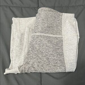 Outdoor Voices Dove/Ash Two Tone Warm Up Legging Size Small